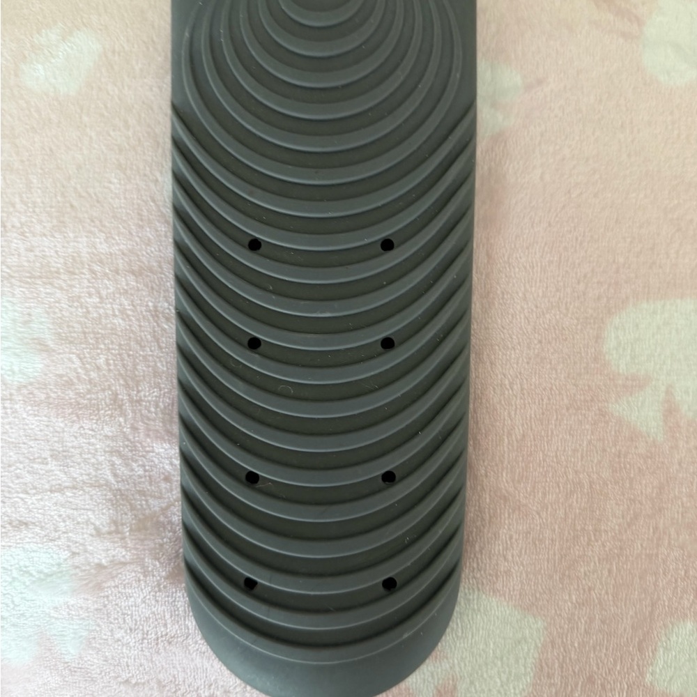 Travel cordless straightener with case